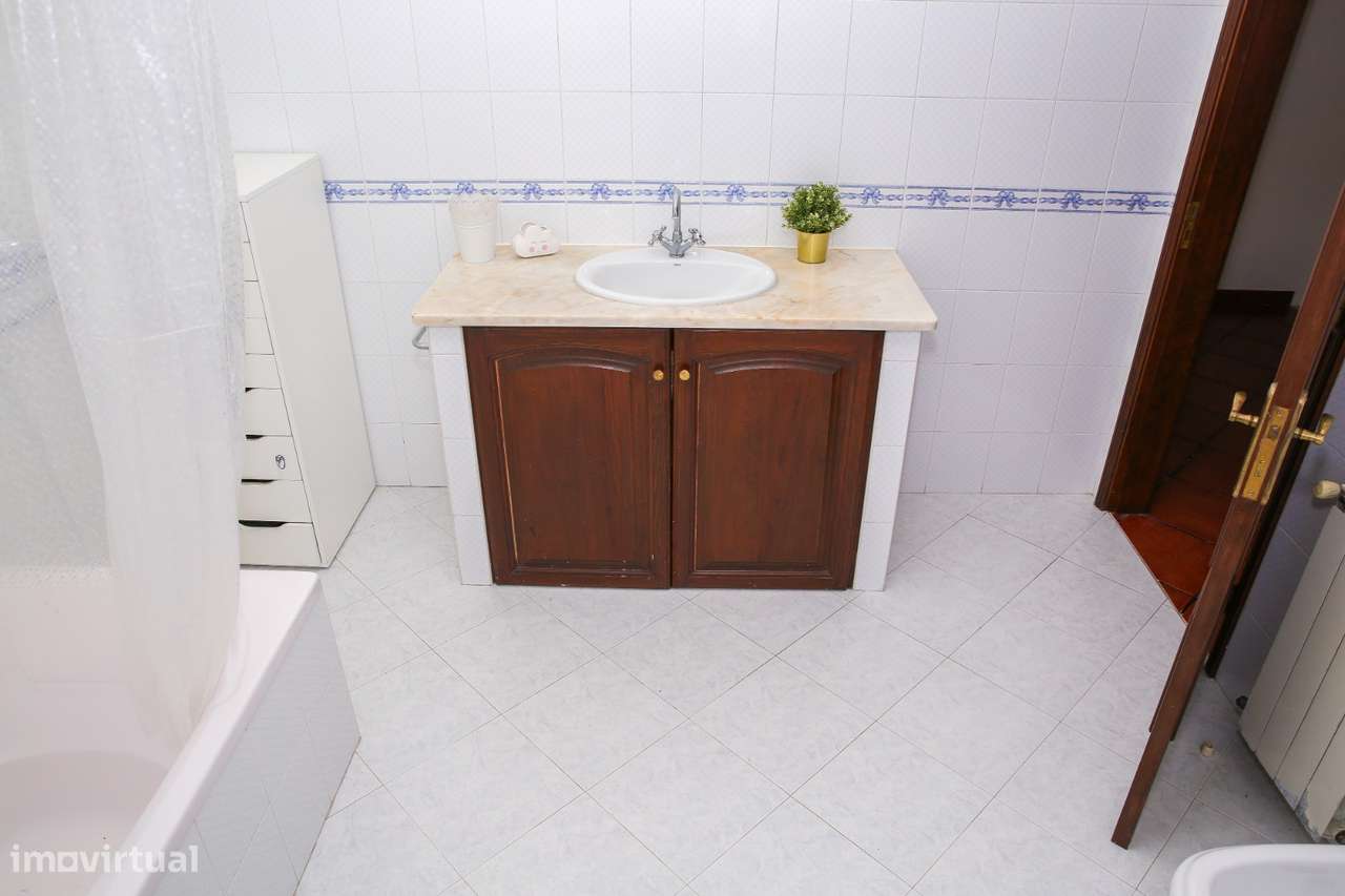 Moradia T4 isolada com logradouro de 2.200m²-21