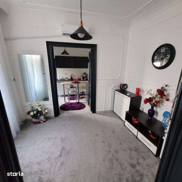 - Casa cu 5 camere, zona centrala. - Imagine principală: 3/12