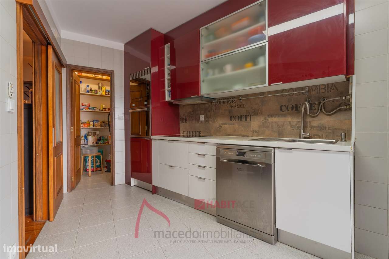Apartamento T4 Mobilado à Venda em São Vicente, Braga-42