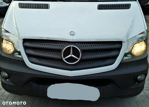 Dywan wykładzina podłoga kierowca pasażer komplet Mercedes Sprinter Lift 2017r . Oryginał - 1