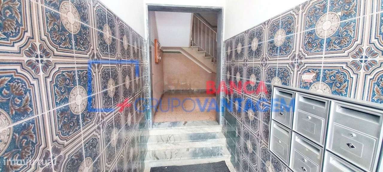 Apartamento T2 Para Venda (IMÓVEL INDIVISO 50%) - Grande imagem: 5/8