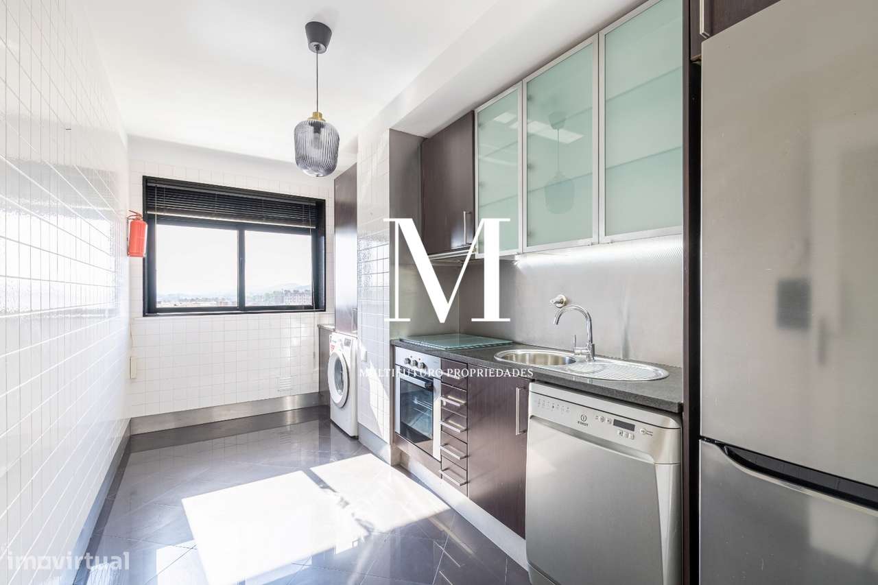 Valongo | Apartamento T2 | Varanda | Box 2 viaturas | Arrumos-7