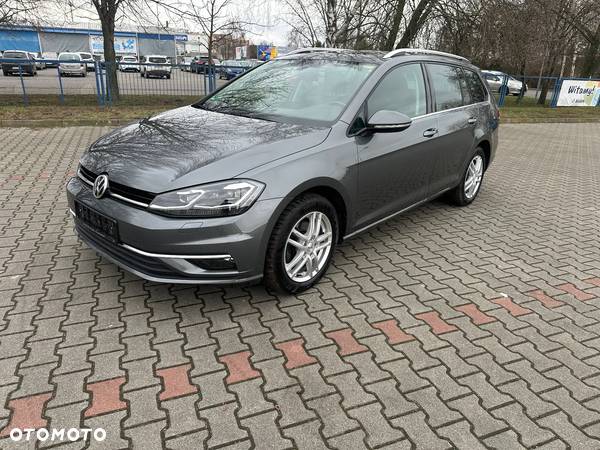 Volkswagen Golf - 1