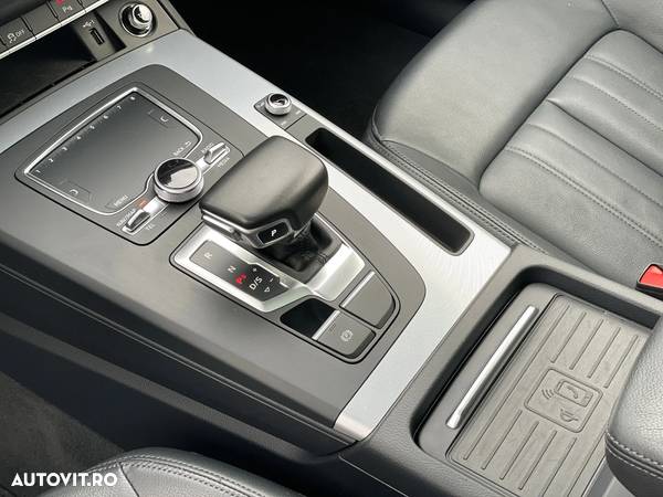 Audi Q5 2.0 40 TDI quattro S tronic Design - 17