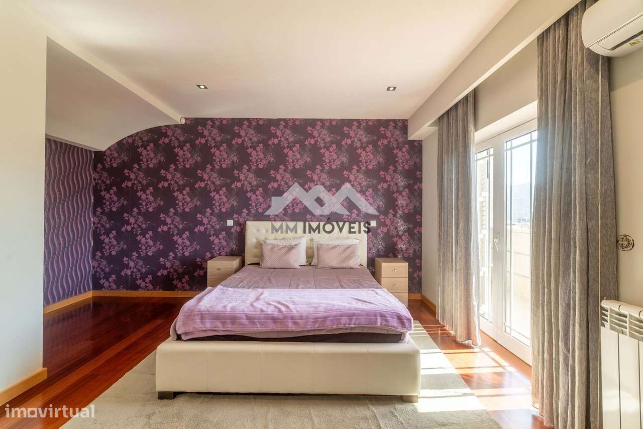 Moradia T4 | Piscina | Jardim | 4 frentes | Praia Fluvial-7
