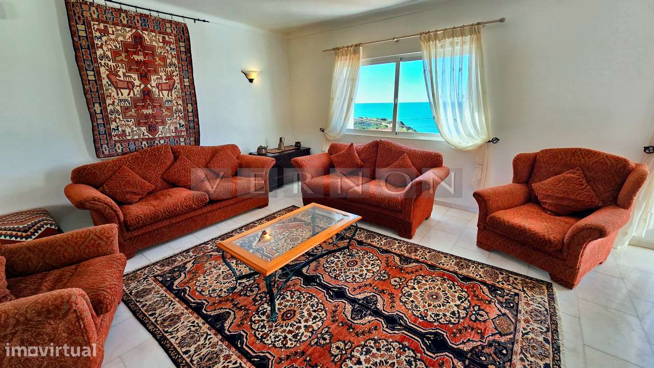 Algarve, para venda, moradia T5 primeira linha do mar com piscina aque-32