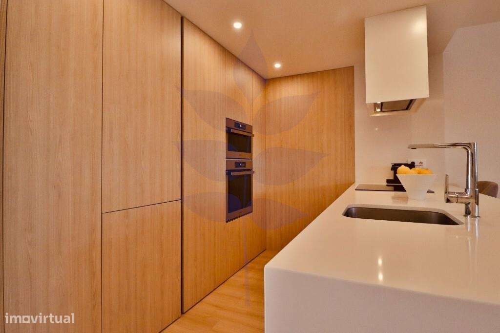 Vende-se T3 Duplex - Condominio Fechado - Como Novo - Empreendimento V-17