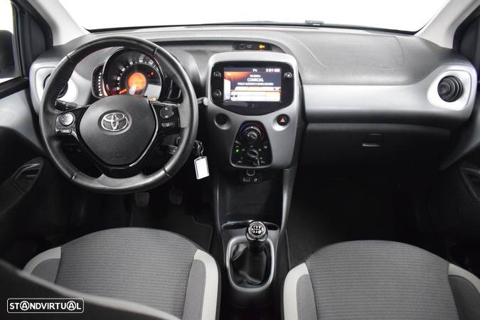 Toyota Aygo 1.0 X-Play Plus - 45