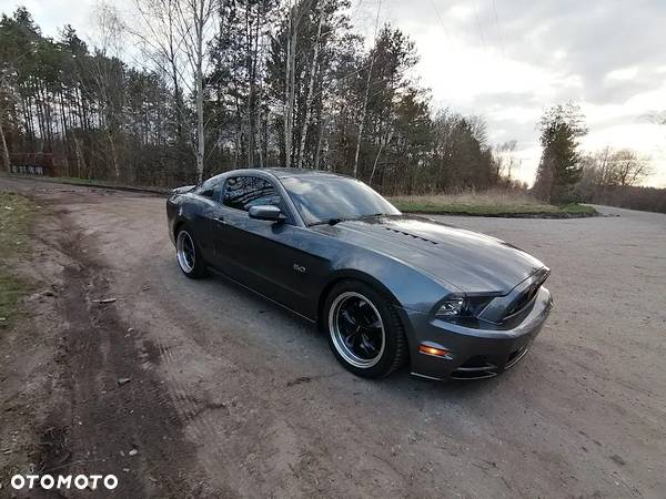 Ford Mustang 5.0 V8 GT - 4