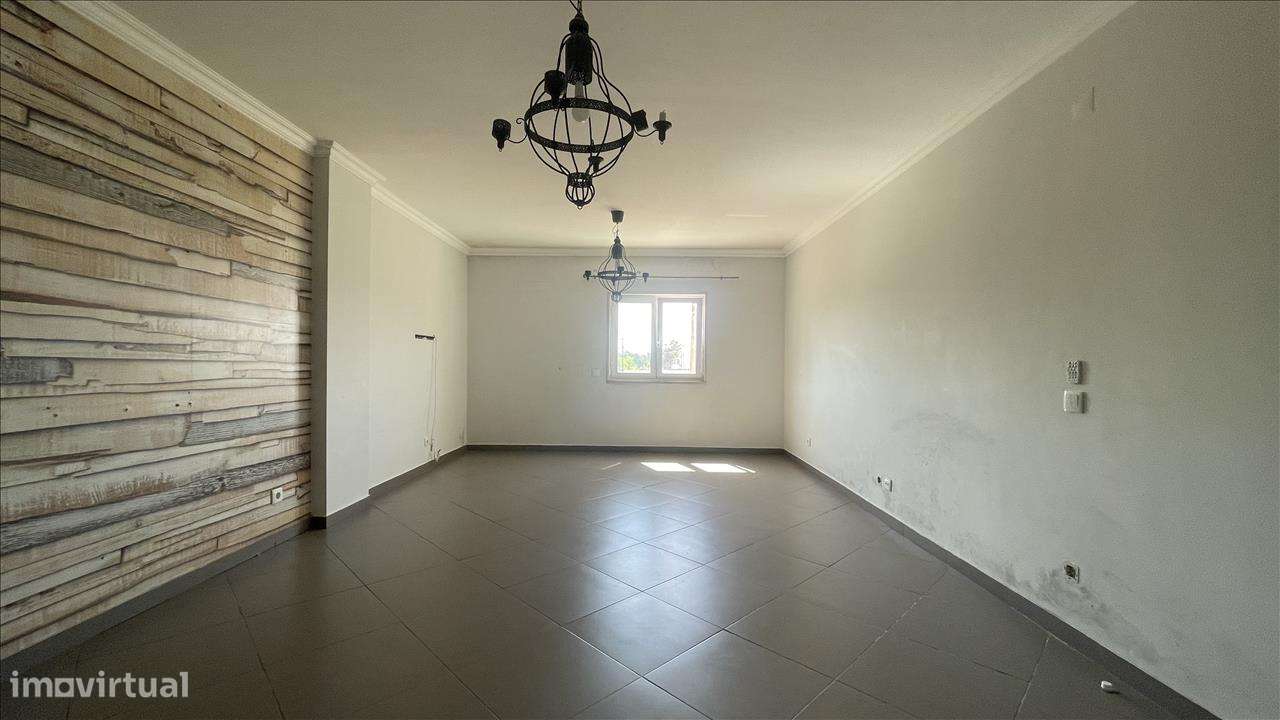 Apartamento T2, com parqueamento, em Brejos de Azeitão - Grande imagem: 5/19