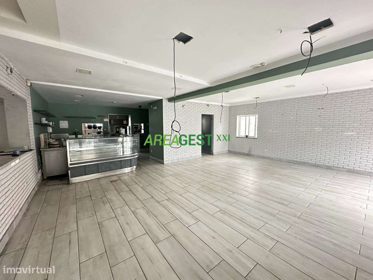 Prédio em propriedade total em Charneca de Caparica-8