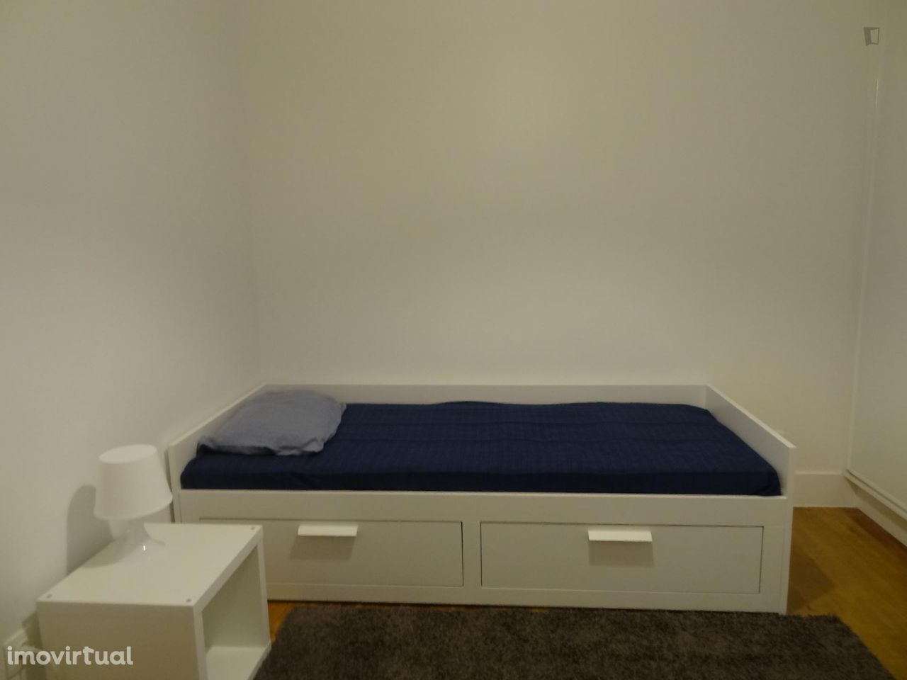 64459 - Quarto com cama de solteiro em apartamento com 5 quartos