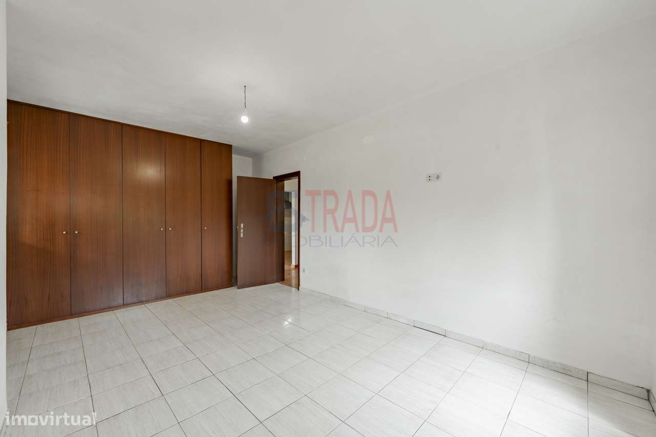 Venda moradia individual T4, localizada em Parada de Gatim - Vila V...-23
