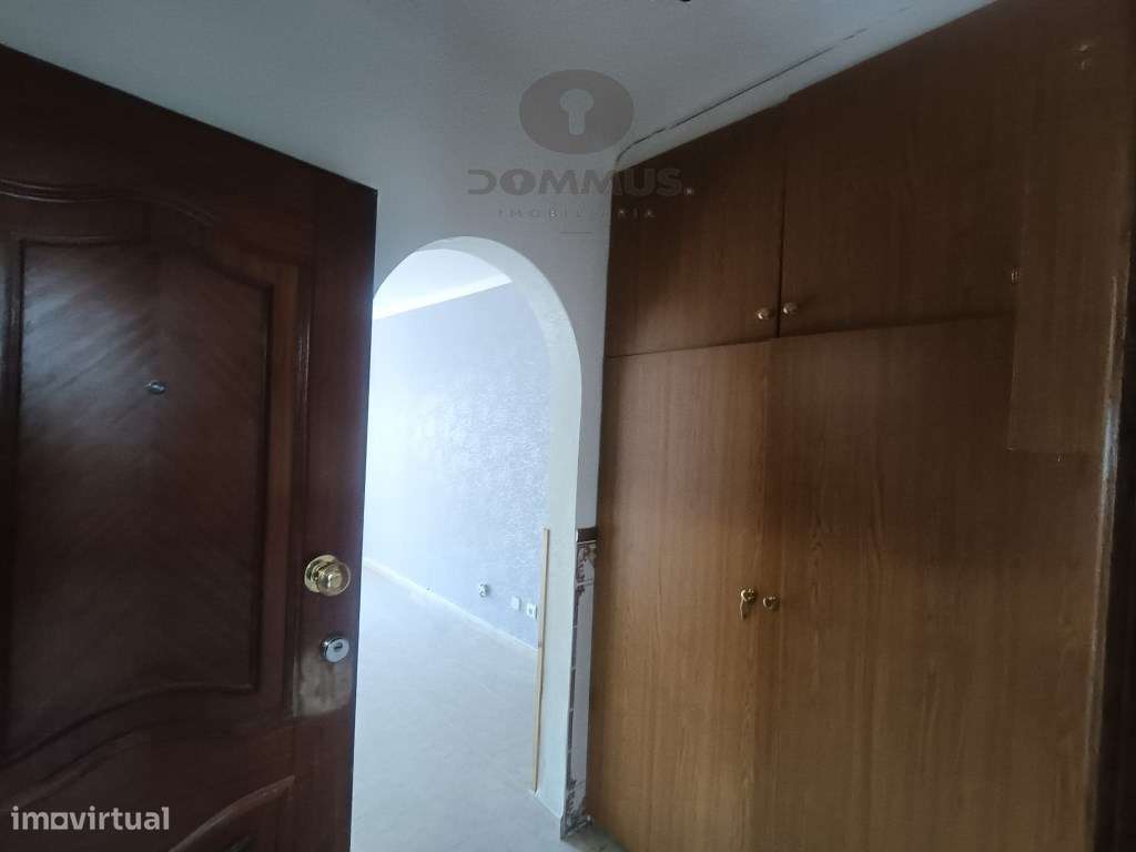 Apartamento T2 Totalmente Remodelado em Benfica - Grande imagem: 5/15