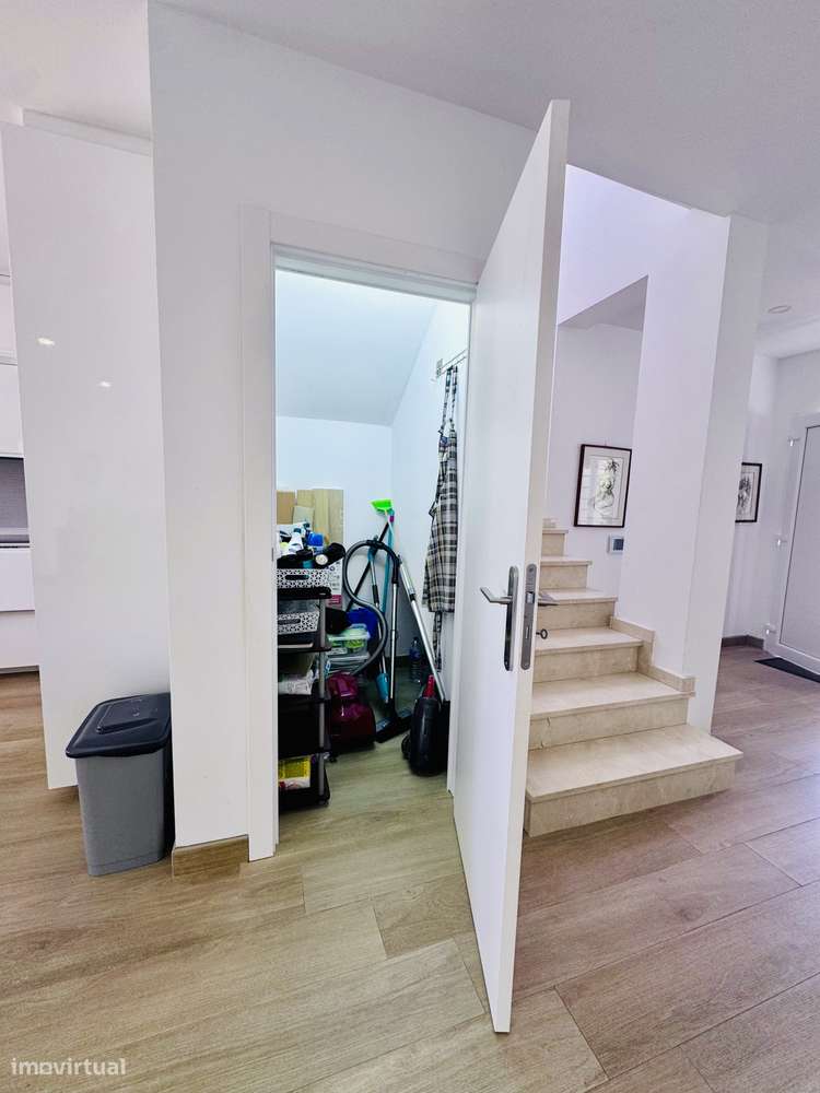 Moradia t3 garagem box jardim Charneca da Cotovia Sesimbra-26