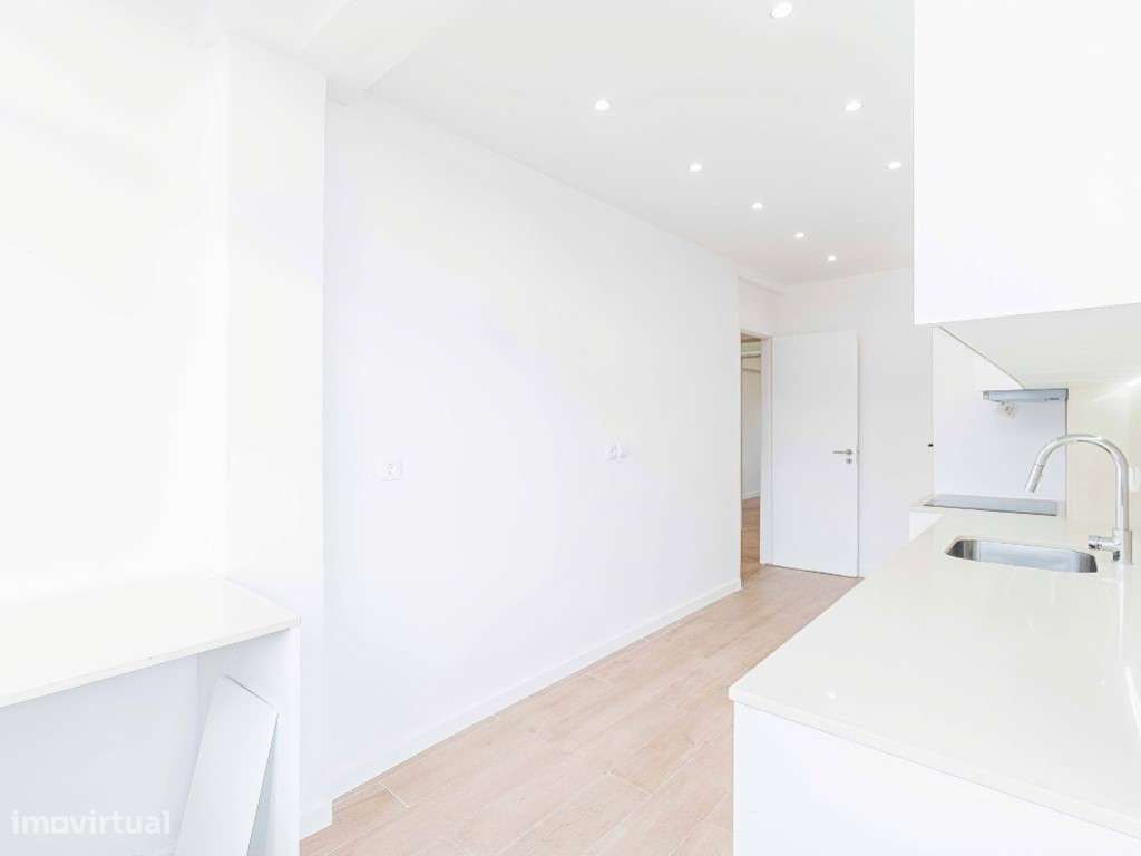 T3 Totalmente Remodelado - Avenida D. José I, Amadora-8