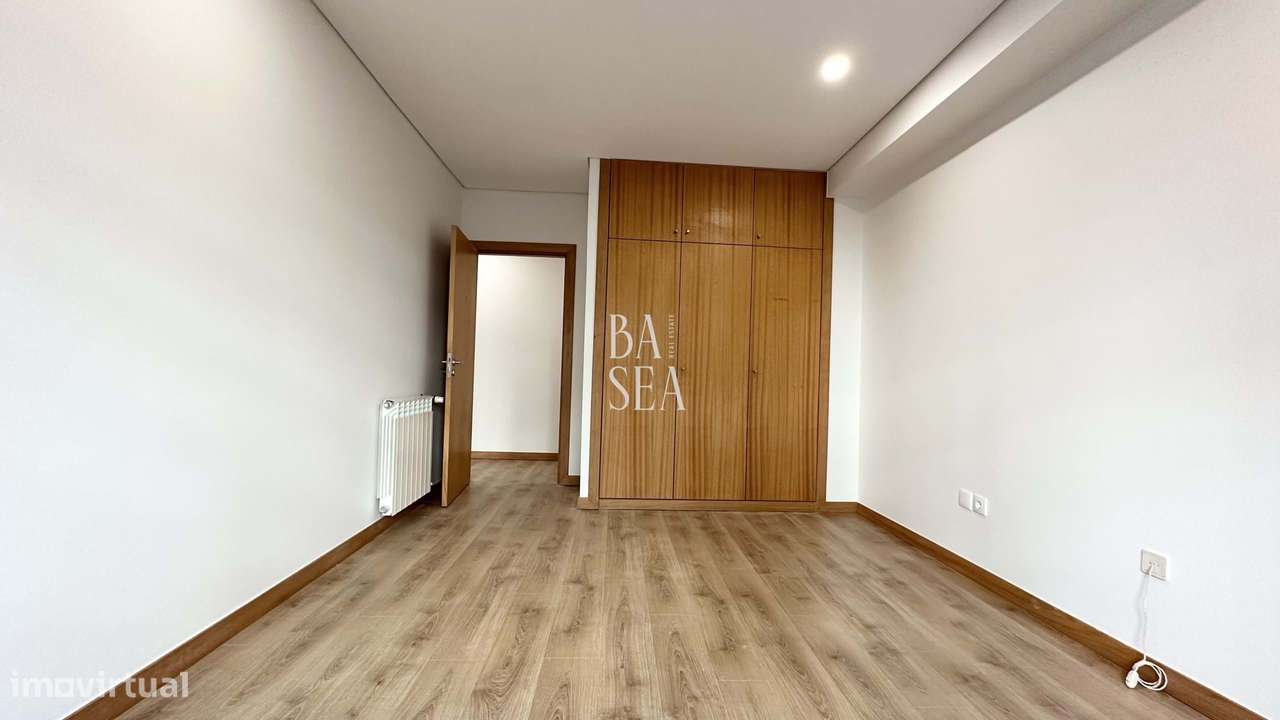 Apartamento T4 em  Nogueiró com uma box para 2 carros .-15