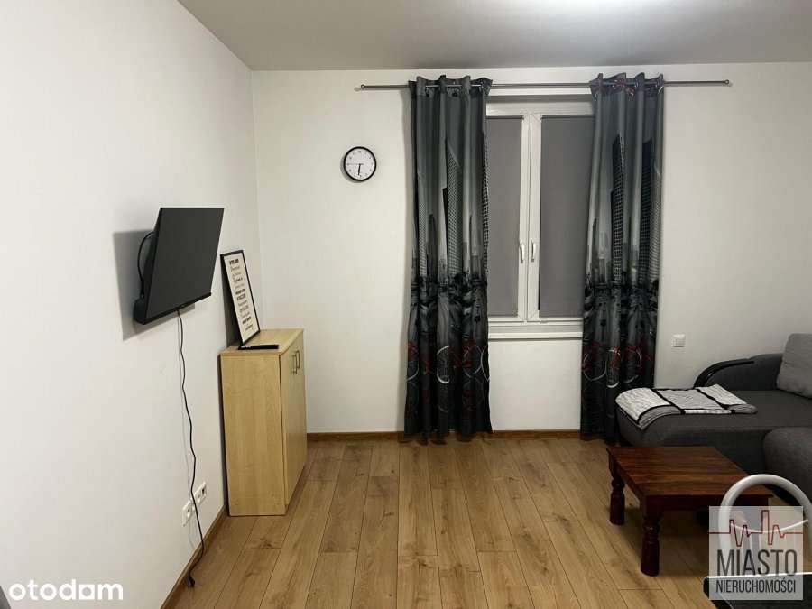 Kawalerka po remoncie - atrakcyjna lokalizacja.-0