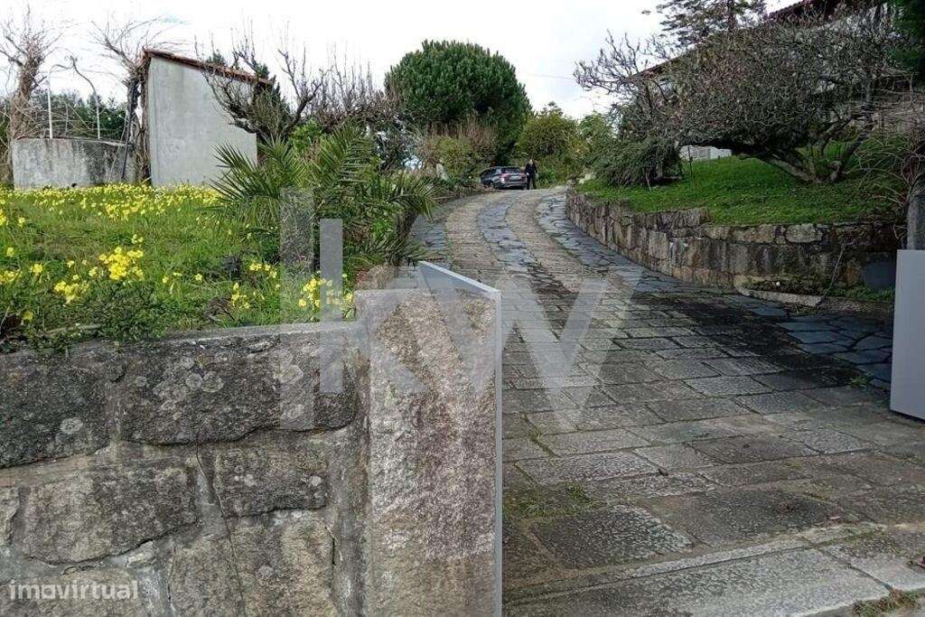 Moradia T6 com 4 Suítes, Piscina e jardim com 4.338 m2 em Santiago da - Grande imagem: 3/23