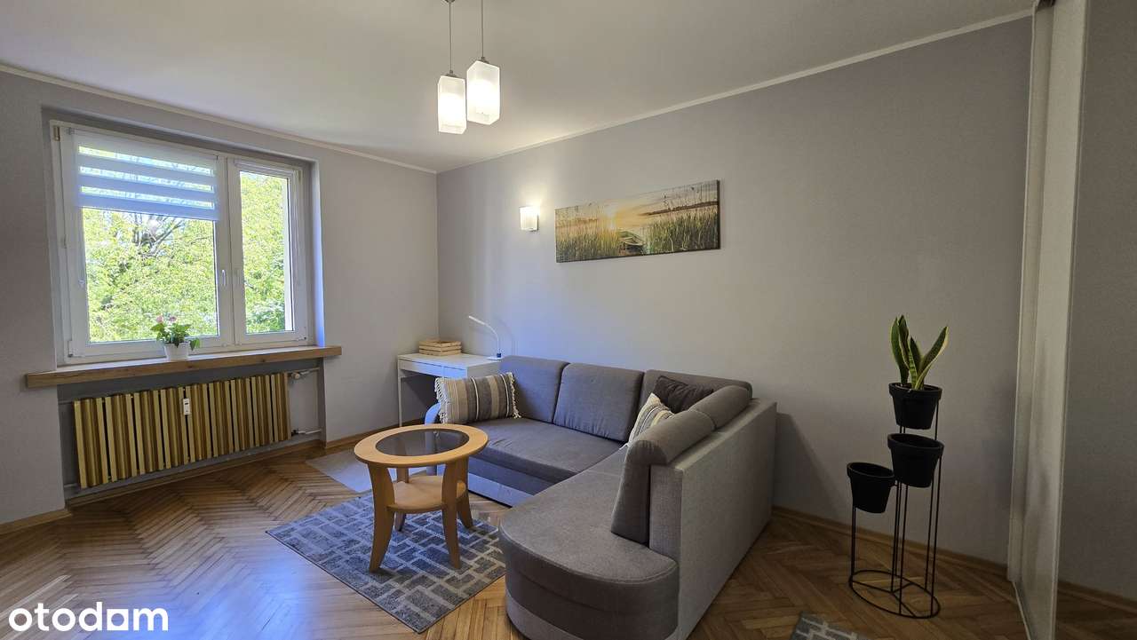 Koszutka, niski blok, przestronna i słoneczna kawalerka!-6