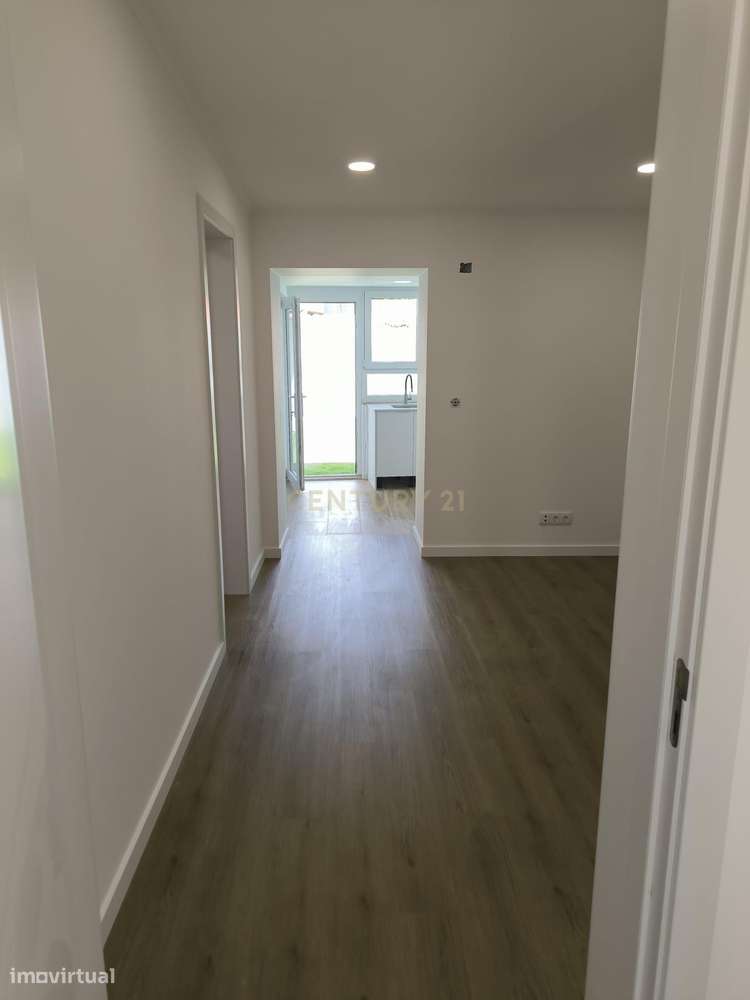 Moradia T2 Renovada em Valada – Conforto e Investimento junto ao Rio T-8
