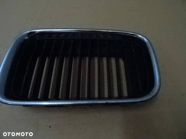 GRILL NERKA LEWA BMW E36 NR83 - 2