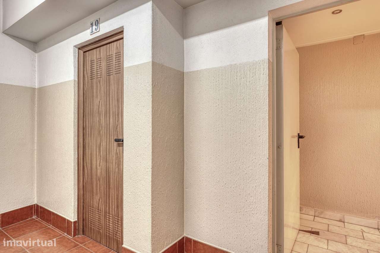 Apartamento T2 com Terraço Incrível || Costa da Caparica-23