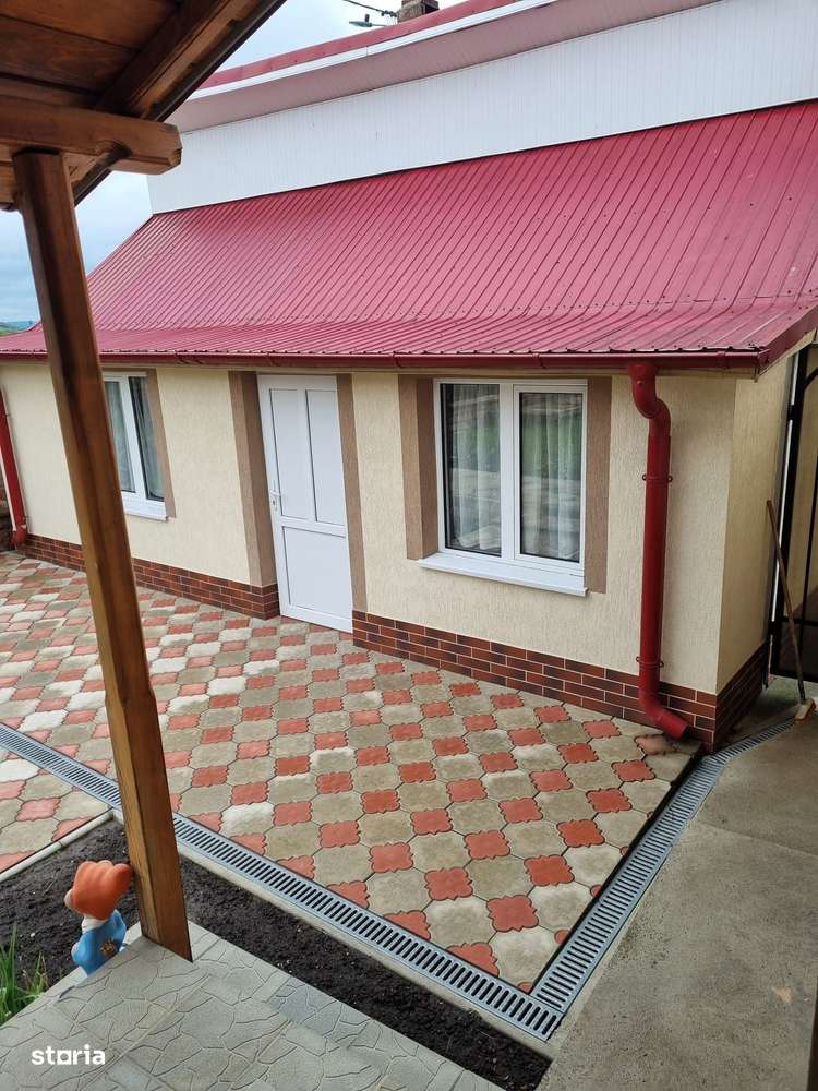 De vanzare Vila in Doljesti,caramida,7 camere,Pret 110000 euro - Imagine principală: 4/20