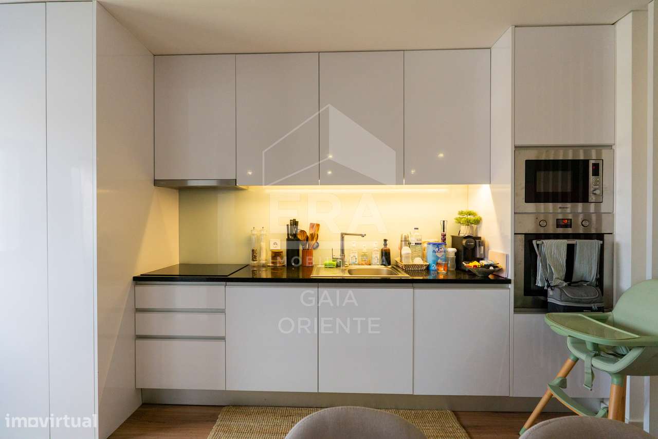 Apartamento T2 moderno com garagem em Grijó-8