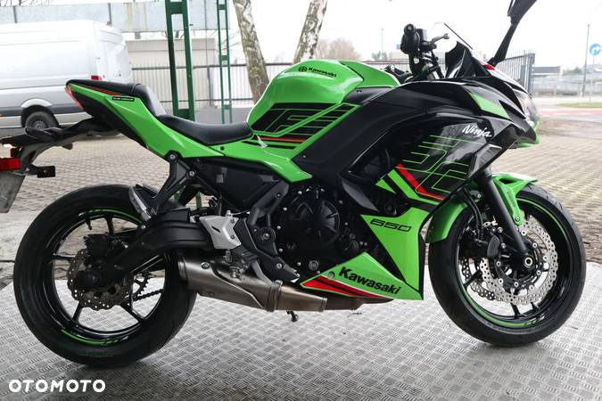 Kawasaki Ninja - 7