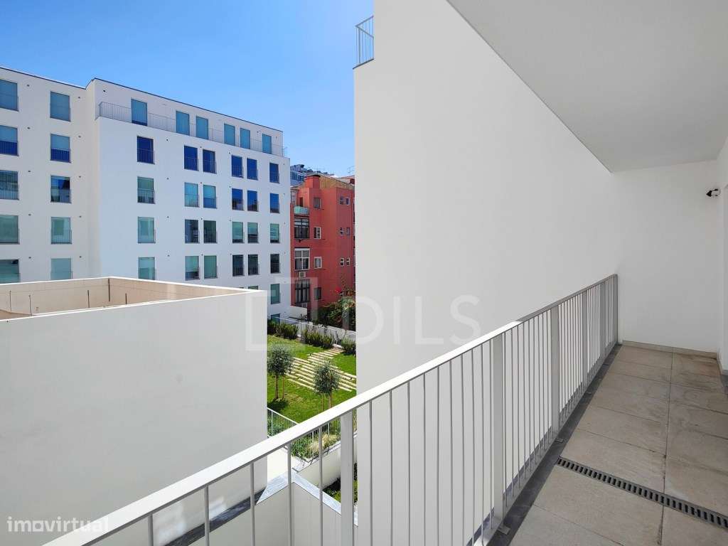 Apartamento T3 transformado em T2 com varandas, junto à Avenida da ... - Grande imagem: 4/49