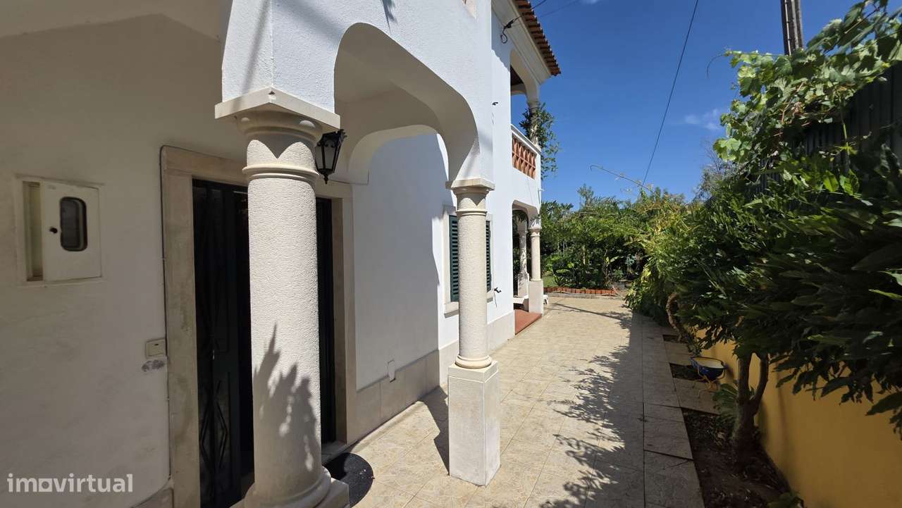 Excelente Oportunidade de Investimento como Moradia e Alojamento Turí-9