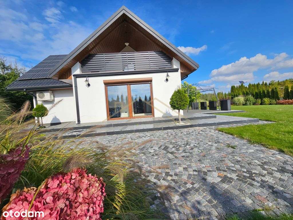 Nowoczesny Dom wolnostojący w Nawozie! Do Wejścia !-1