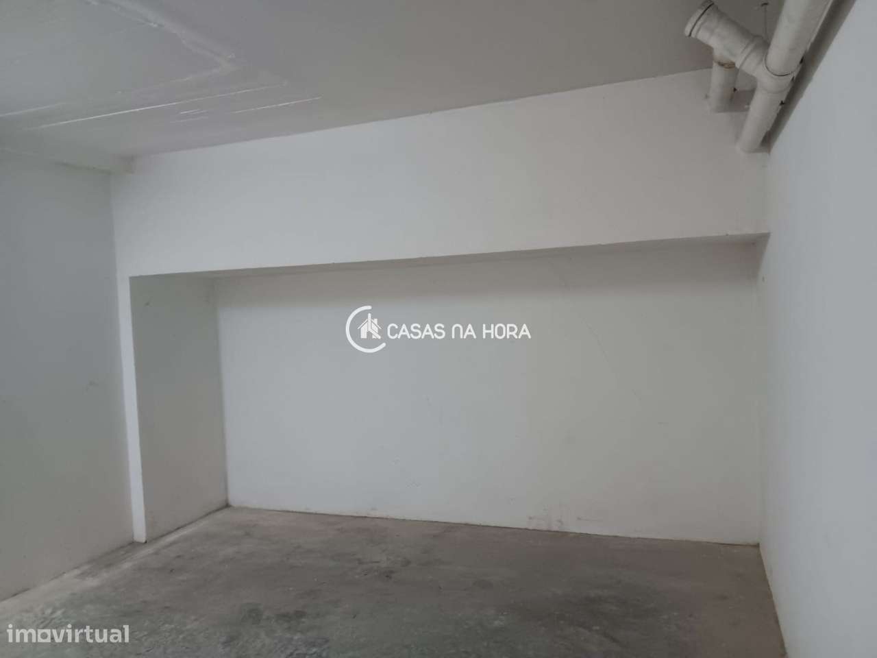 Garagem/armazém no centro de Carcavelos-8