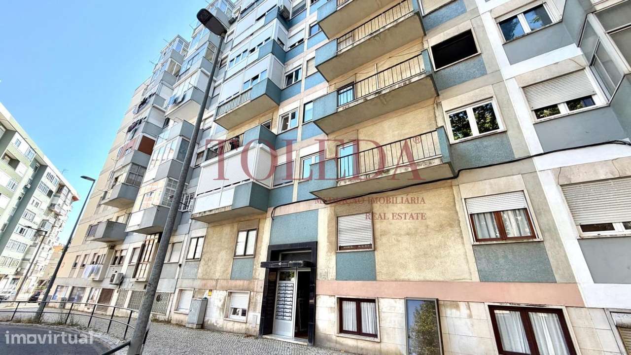 T3 Remodelado ao Colombo c/ varanda 3 WC-40