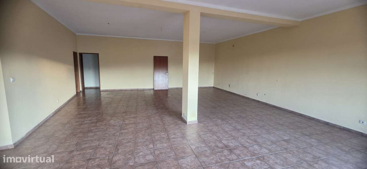 Loja Localizada na Avenida Principal Seia/S. Romão,  Vila Alzira. - Grande imagem: 3/19