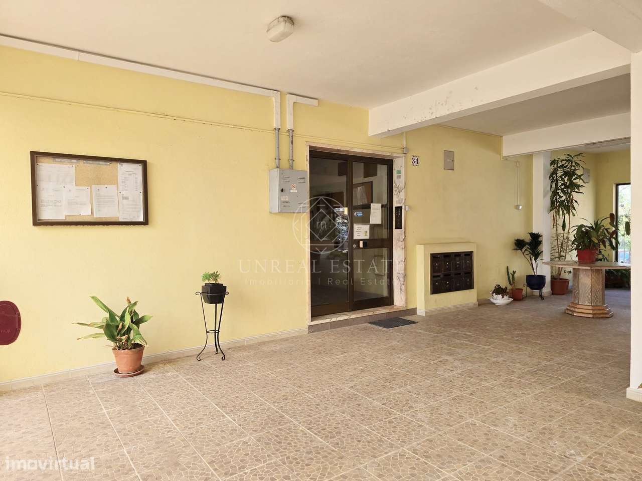 Apartamento T3 em Remodelação com Terraço de 80 m² e Parqueamento | Se-12