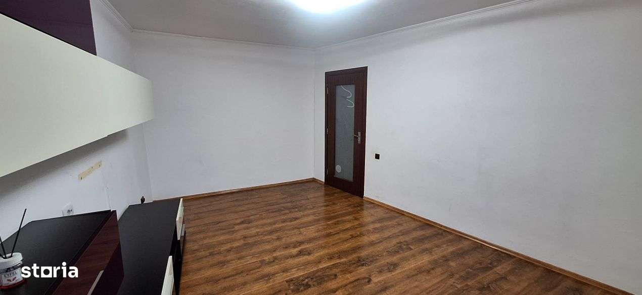 - Apartament 3 camere Vidin, suprafata 75mp, etaj 2 - Imagine principală: 2/13