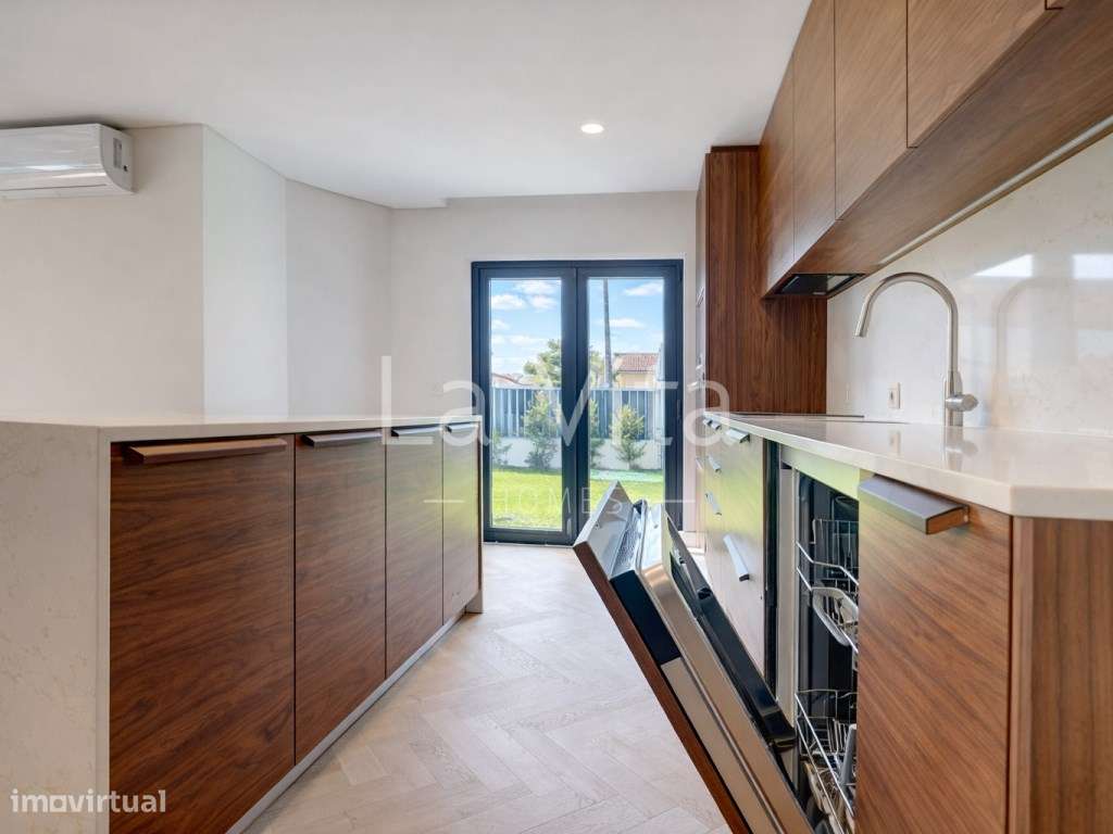 Moradia Isolada T4, com piscina e jardim no Cobre, em Cascais.-9