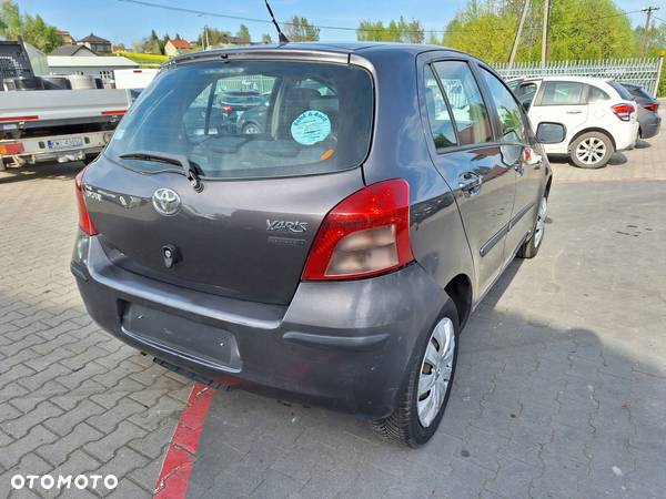 TOYOTA YARIS 2 II P9 EUROPA 2005- SIEDZENIA FOTELE KANAPA TYŁ FOTEL 5D - 5