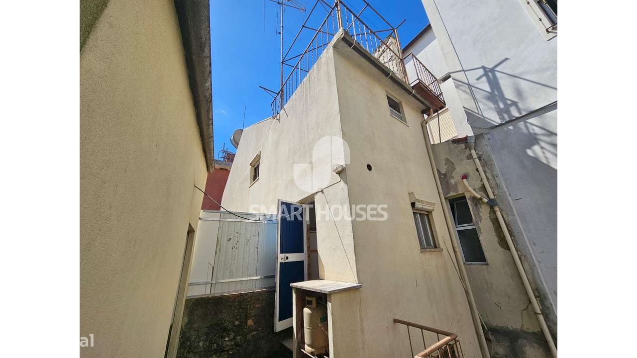Prédio T3 + Loja no centro Arganil-32