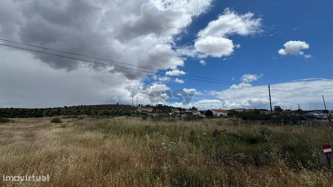 Terreno Urbano para Construção com 1685m2 , São João dos Caldeireiros,-11
