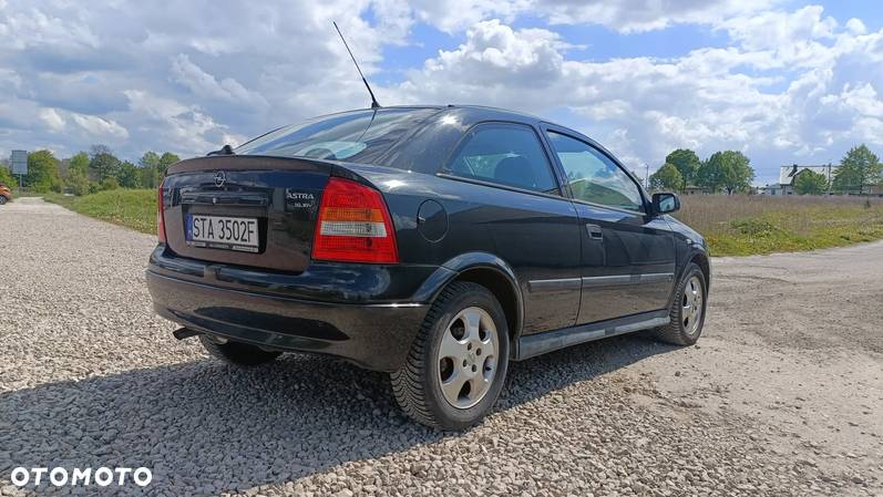 Opel Astra II 1.6 Sportive - 3