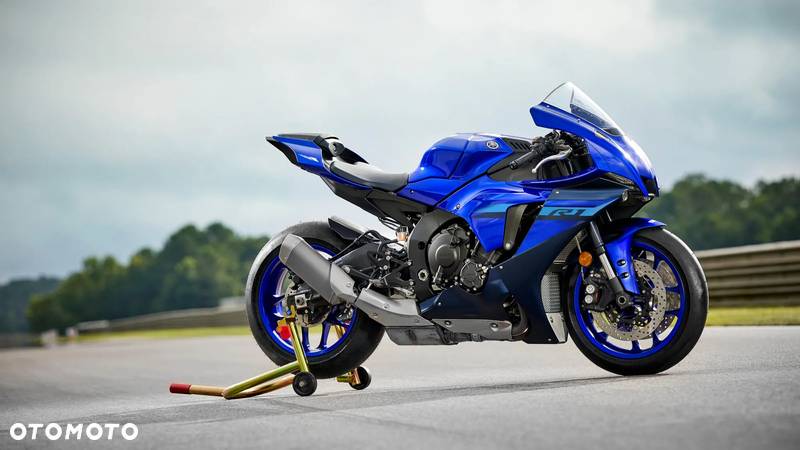 Yamaha R1 - 5