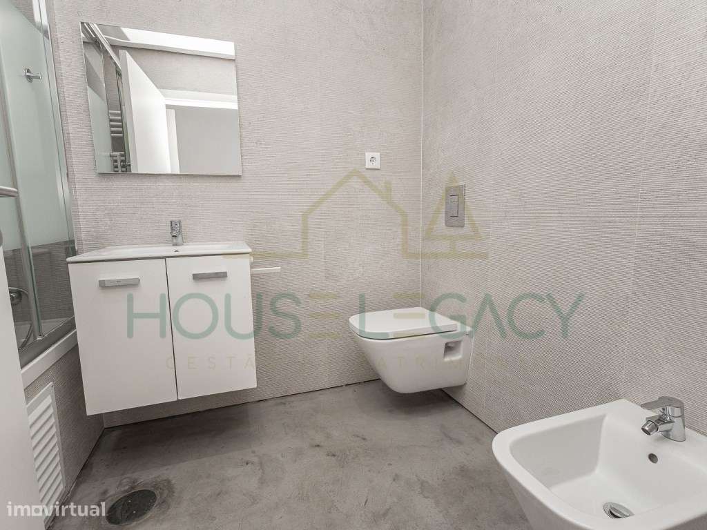 Apartamento T2 em frente ao Hospital São João-13