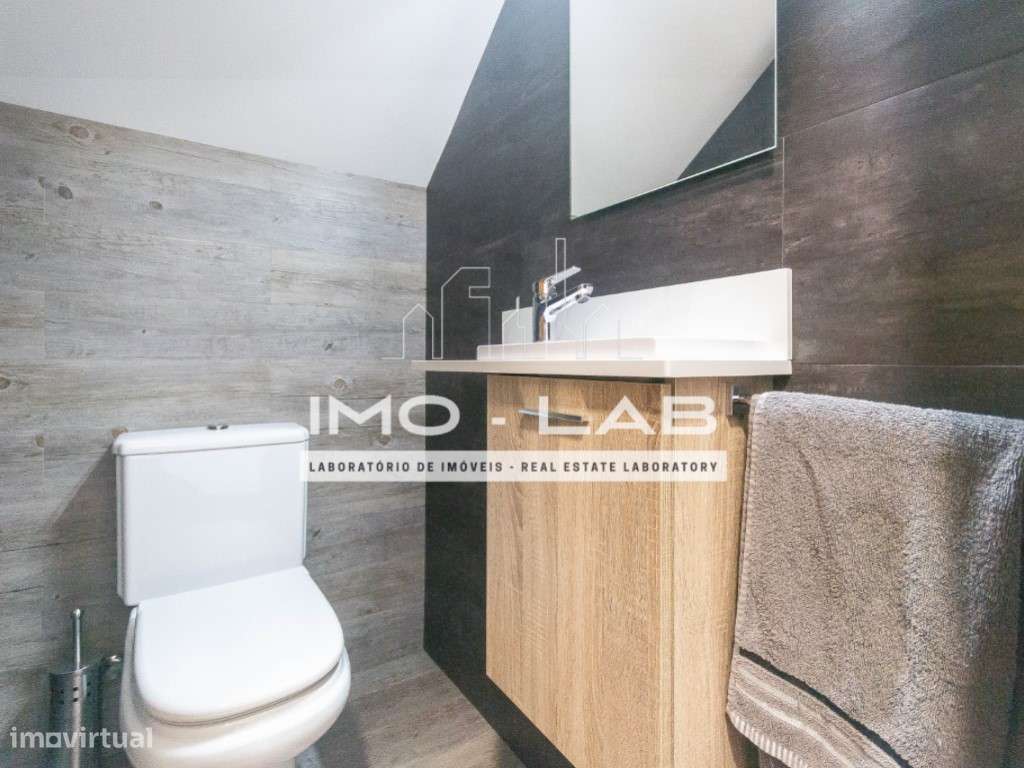 Moradia T2+1 - Câmara de Lobos - Vista Mar e Vista Montanha-12