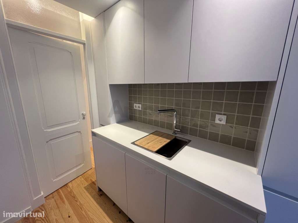 T2 Renovado em Pleno Coração de Arroios-12