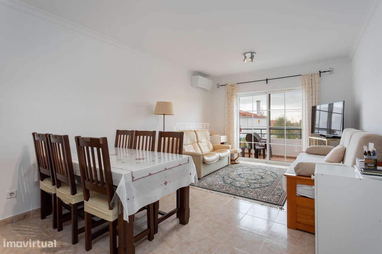 Apartamento T2 com parqueamento situado na Urbanização Dunamar a 600 m - Grande imagem: 3/25