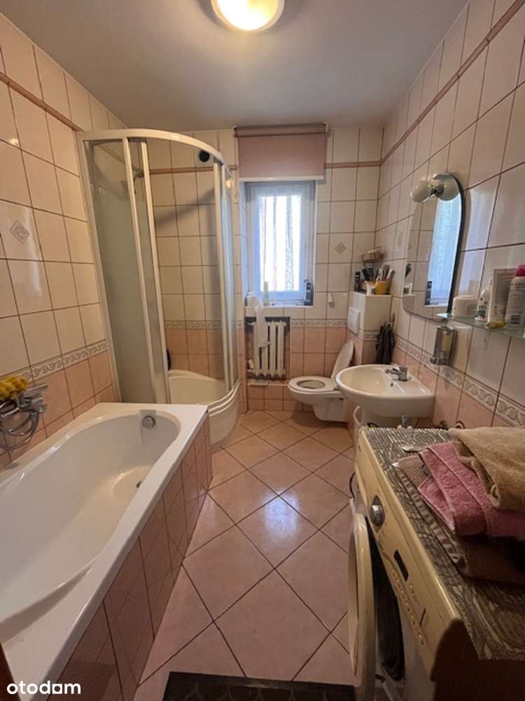 Duży dom (3 mieszkania ) na kameralnym osiedlu-4