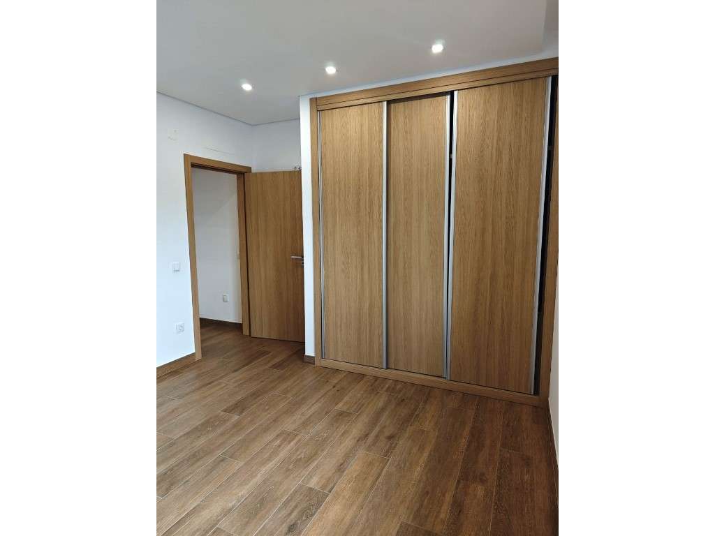 Moradia térrea T3 com garagem perto de Coruche-15